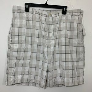 NWT PGA Tour Men's Golf Shorts Size 40 Plaid 10”